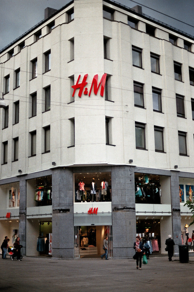 Hennes & Mauritz | Hennes & Mauritz, Torggata 1 | Kjetil Ree | Flickr - Hennes & Mauritz Shop Online