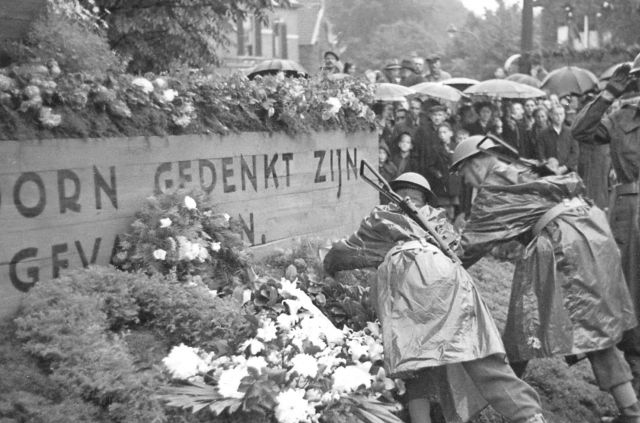 Herdenken & vieren - Tweedewereldoorlog.nl - Hoeveel Mensen Zijn Er Overleden In De Tweede Wereldoorlog