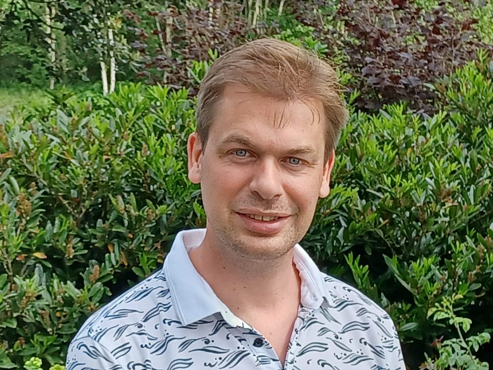 Hervormde Gemeente heeft nieuwe dominee Albert Jan Treur: eerste - Ds Albert Jan Treur