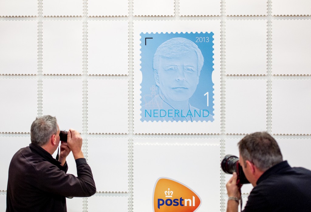 Het is zeker: postzegels zijn volgend jaar 5 cent duurder - Van Dat Voormalige Staatshoofd Is Geen Postzegel