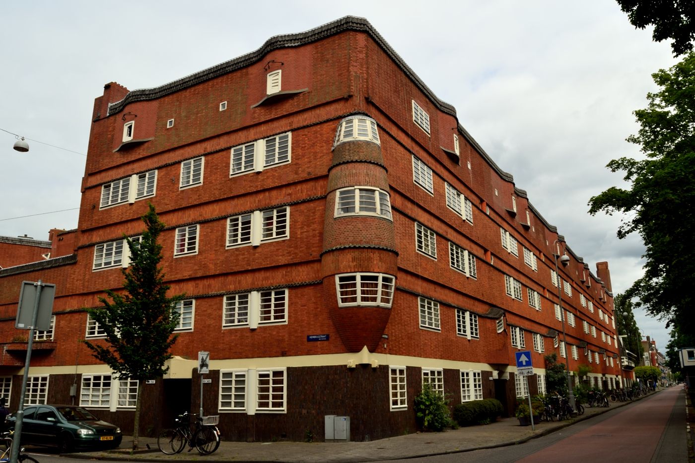 Het Schip (Eigen Haard Housing Estate), Amsterdam, 1917-20, by Michel - Woningstichting Eigen Haard Arlandaweg Amsterdam