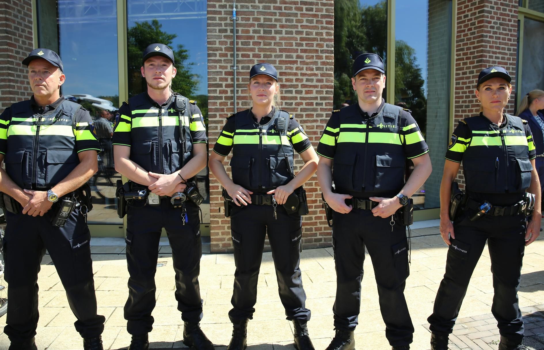 Het uniform dat de politie draagt, ziet er zo uit. | Politie agenten - Hoeveel Politie Agenten Zijn Er In Nederland