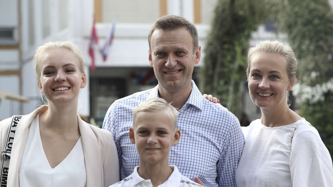 [HIGHLIGHTS] After a mysterious death in a penal camp: What assets does - Waar Woont De Vrouw Van Navalny