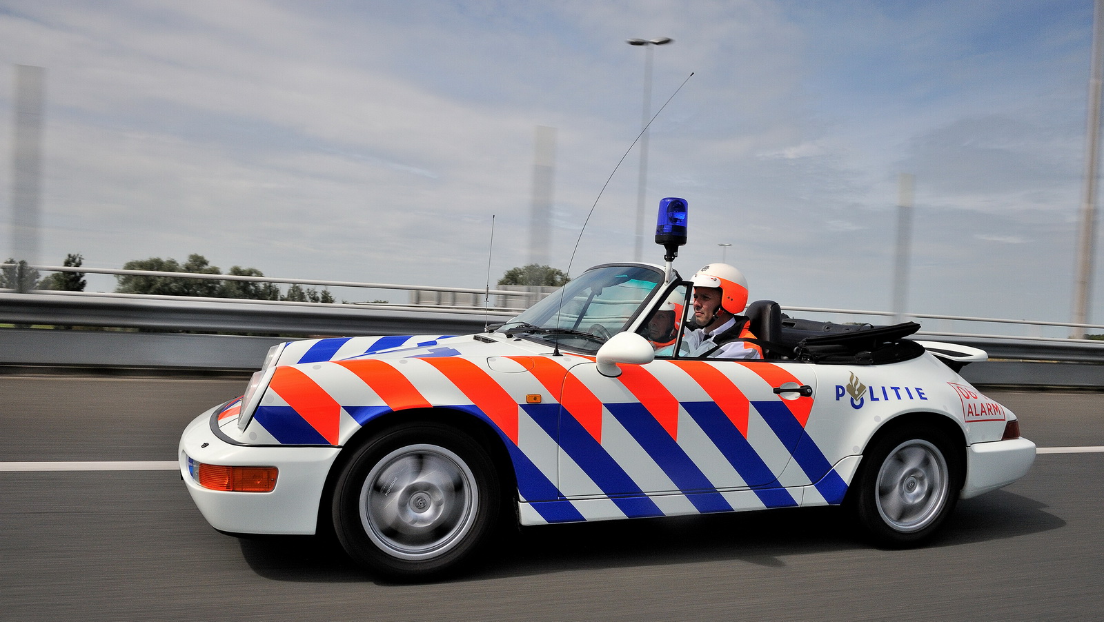Historic Porsche Police Fleet Meets In The Netherlands | Carscoops - Hoeveel Politie Agenten Zijn Er In Nederland