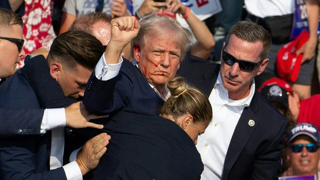 Hitler picture altered to resemble Trump photo | Fact check - Hoe Lang Mag Trump Nog President Zijn