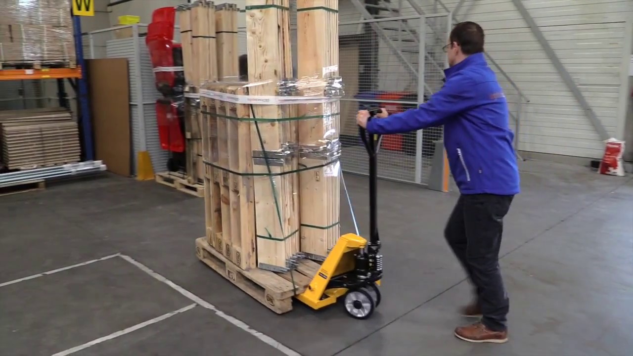 Hoe gebruik je palletwagens? | Logistiekconcurrent - YouTube - Hoeveel Pallets In Een Vrachtwagen