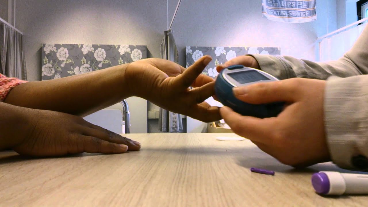 Hoe moet je bloedsuiker Prikken - YouTube - Welke Bloedwaarden Duiden Op Leukemie