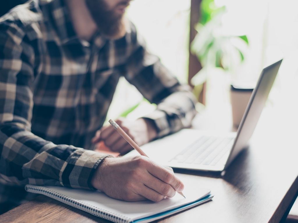 Hoe schrijf je een goed essay voor je studie? | Kamer.nl - Hoe Schrijf Je Een Essay