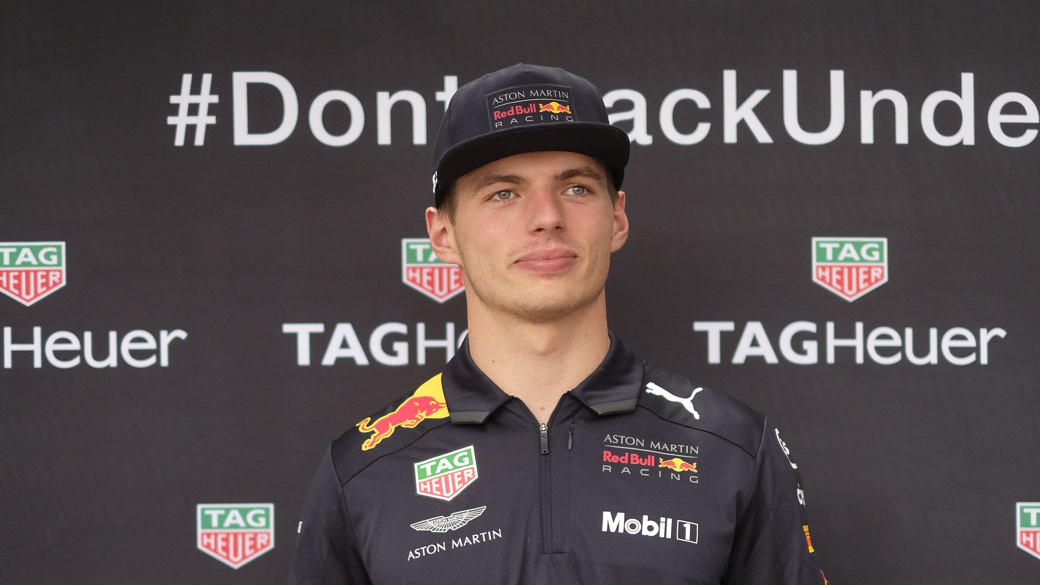 Hoeveel blikjes Red Bull drinkt Max Verstappen zelf eigenlijk? | Aston - Hoeveel Blikjes Red Bull Per Dag Verkocht
