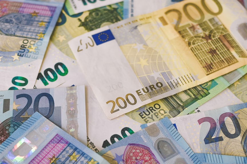 Hoeveel geld krijg je terug? - Interactieve oefening - KlasCement - Krijg Je Geld Als Je 18 Bent Op De Middelbare