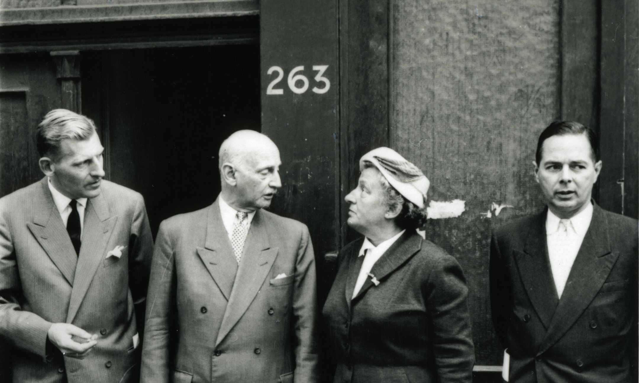 How it all began | Anne Frank House - Hoe Oud Was Anne Frank Toen De Oorlog Begon