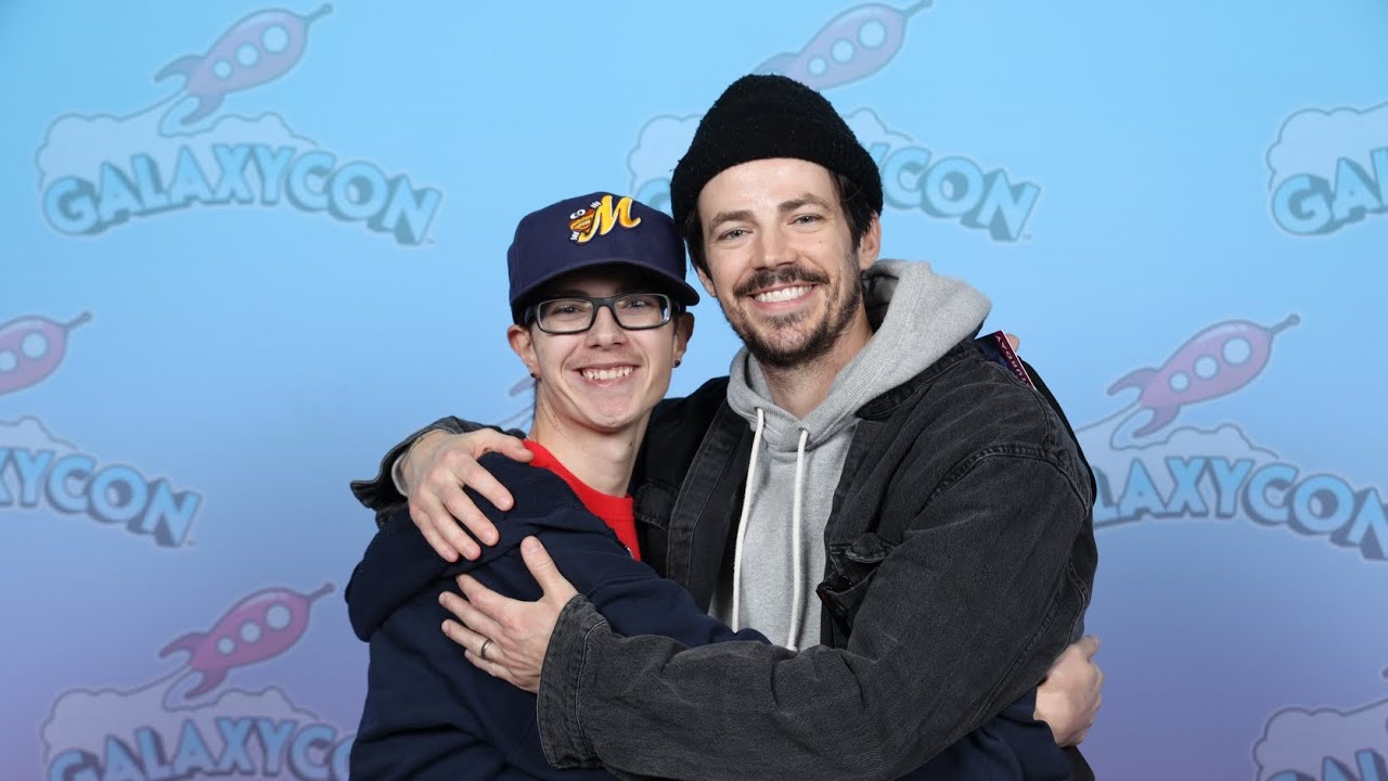 I MET GRANT GUSTIN!! (My Experience at GalaxyCon Columbus 2023) - YouTube - Films En Tv-programma's Met Grant Gustin