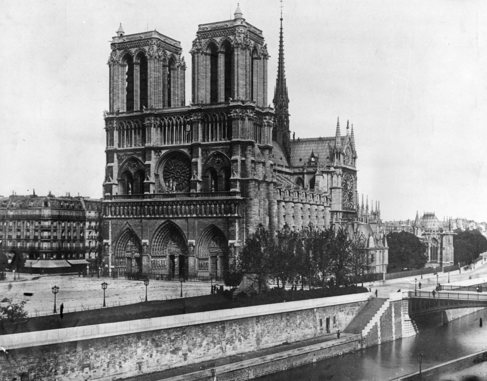 Is De Notre Dame Al Klaar