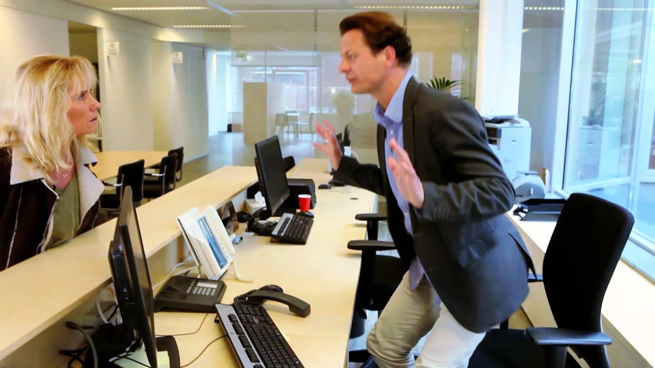 Instructievideo Beëindigen van gesprek bij bedreiging - YouTube - Geen College Is Een Bedreiging