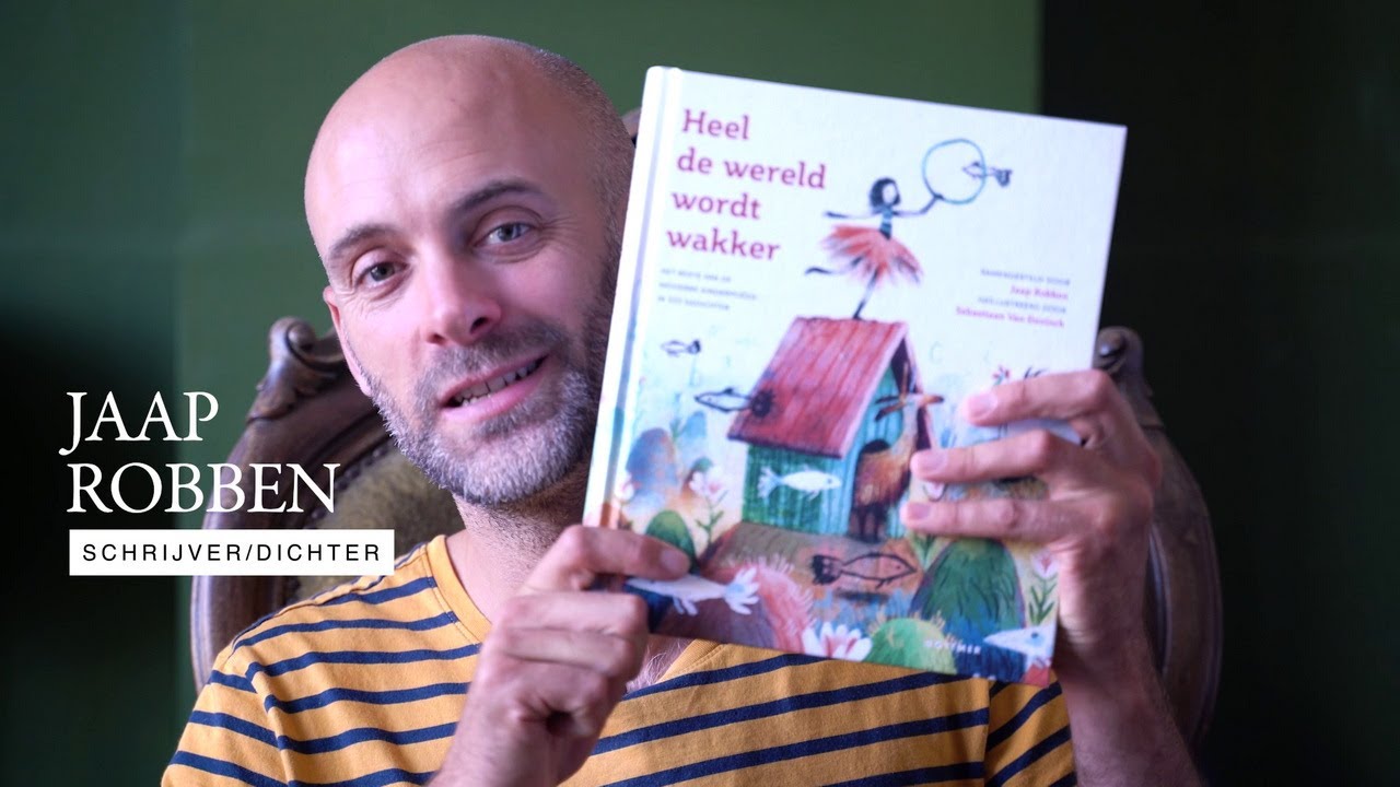 Jaap Robben draagt titelgedicht uit Heel de wereld wordt wakker voor - Jaap Robben Heel De Wereld Wordt Wakker