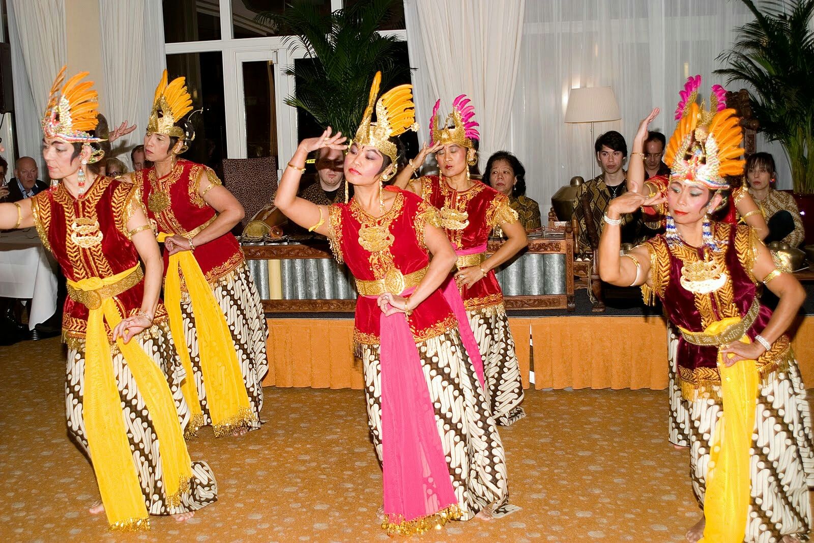 Javaanse Surinamers | Kleding - Welk Ritueel Is Bekend Uit Landen Als Japan Of Engeland