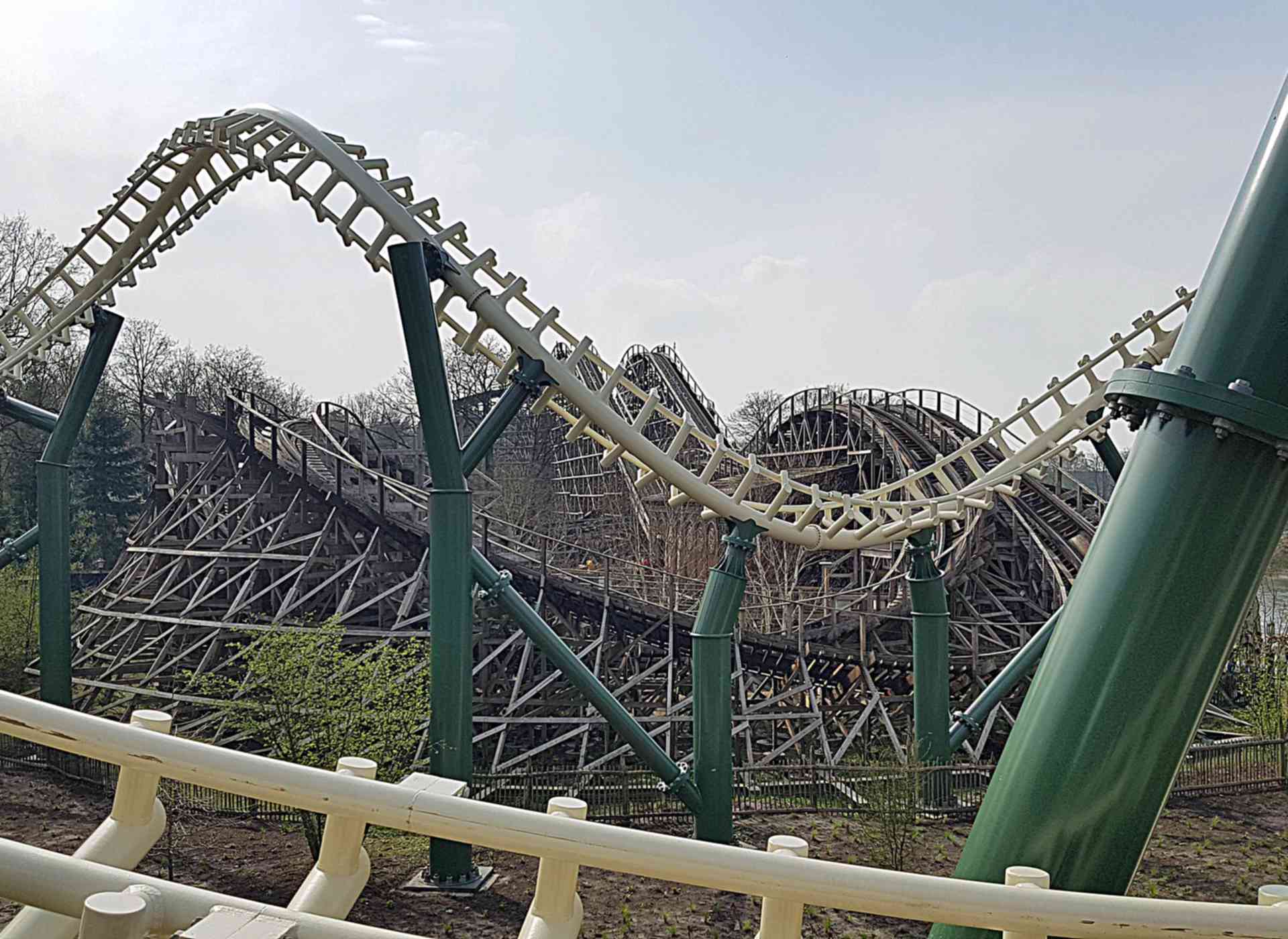 Joris en de Draak (Fire) | Roller coaster at Efteling | Parkz - Theme Parks - Joris En De Draak Welke Is Sneller