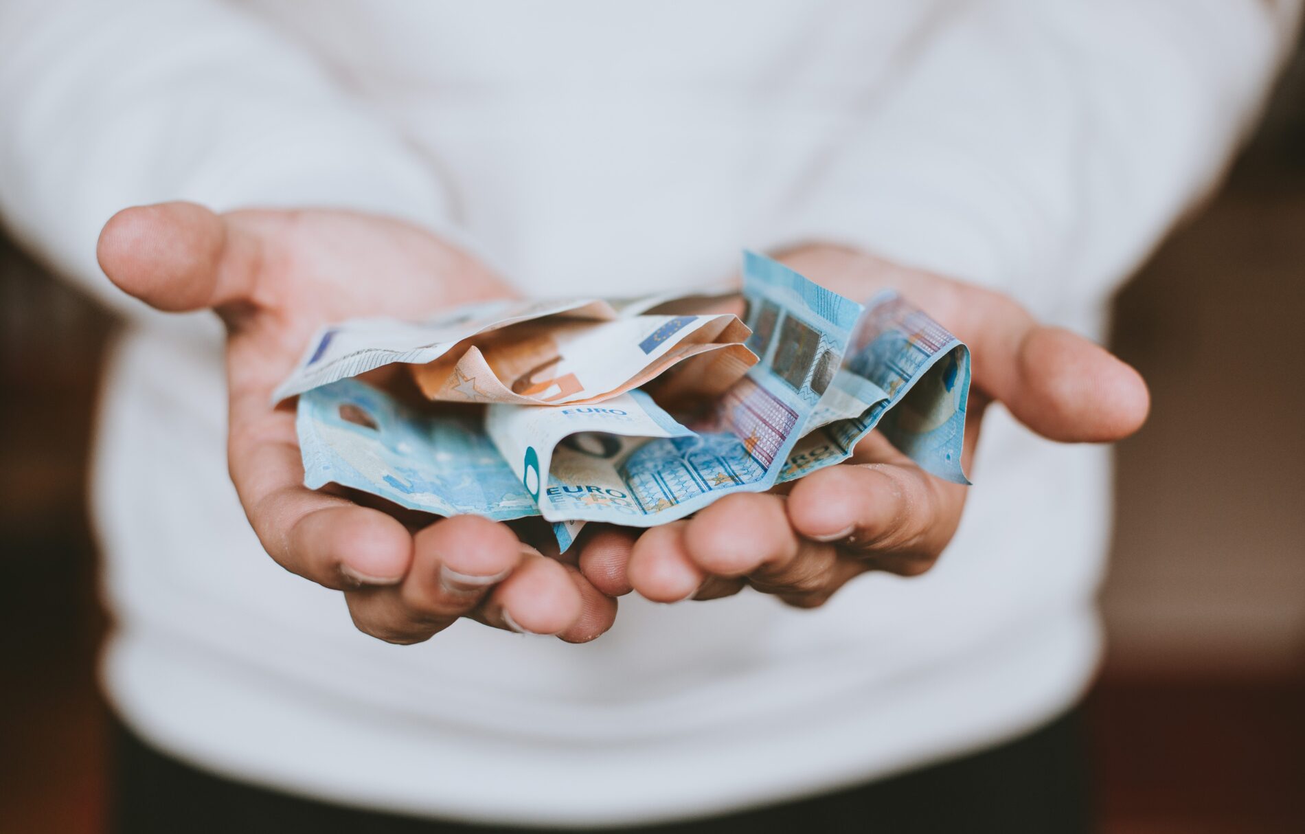 Geld Lenen Om Schulden Af Te Betalen