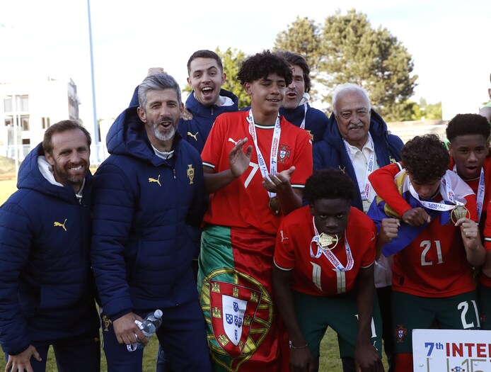 KIJK. Een aardje naar zijn vaartje: Cristiano Ronaldo Junior scoort - Een Aardje Naar Zijn Vaartje