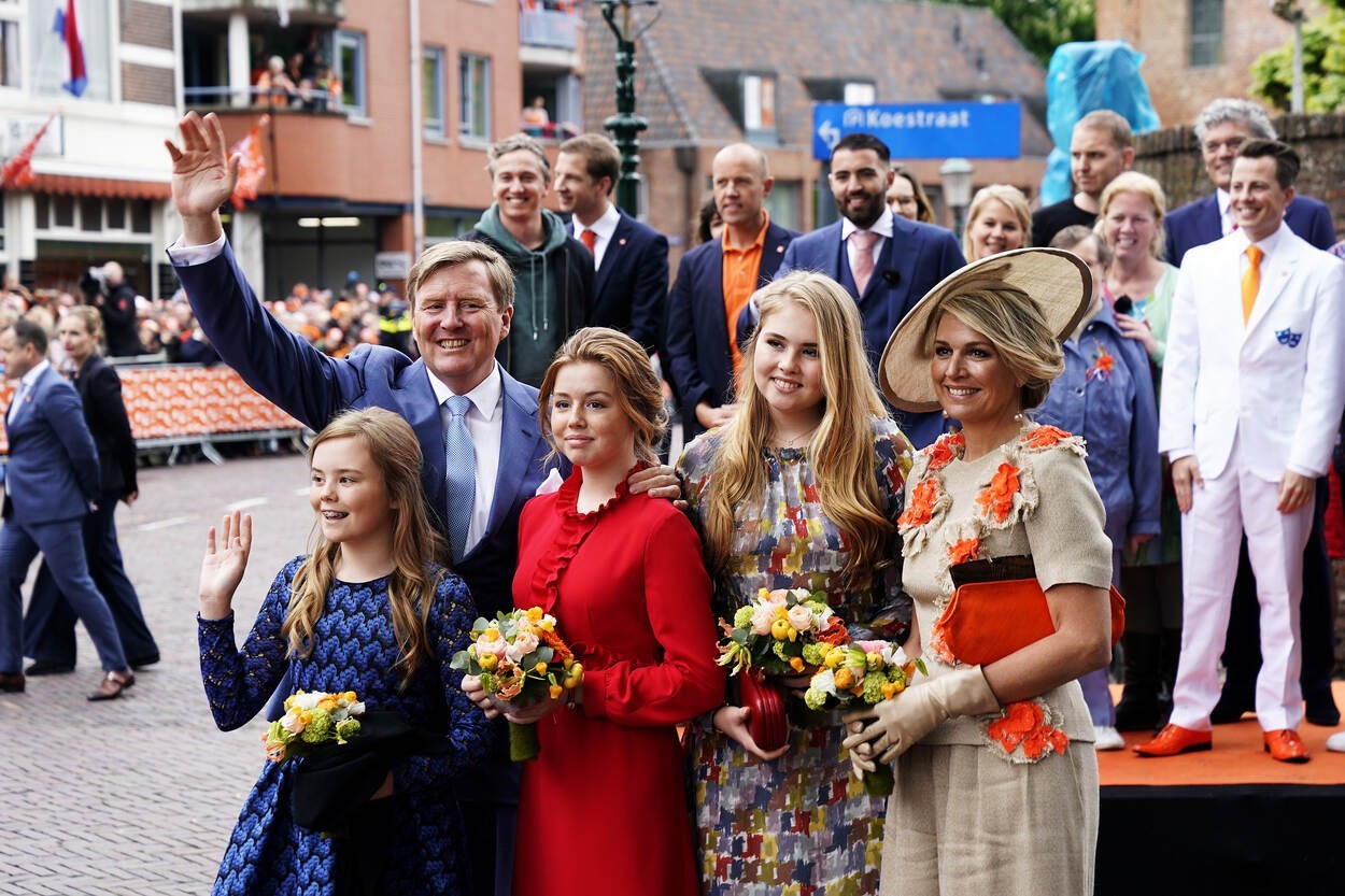 King’s Day colors the Netherlands orange | Article | The United States Army - Waar Is De Koning Op Koningsdag