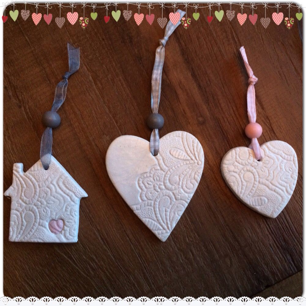 Klei hangers van zelfdrogende klei. Clay Christmas Decorations - Mengsel Van Klei En Kalk 6 Letters