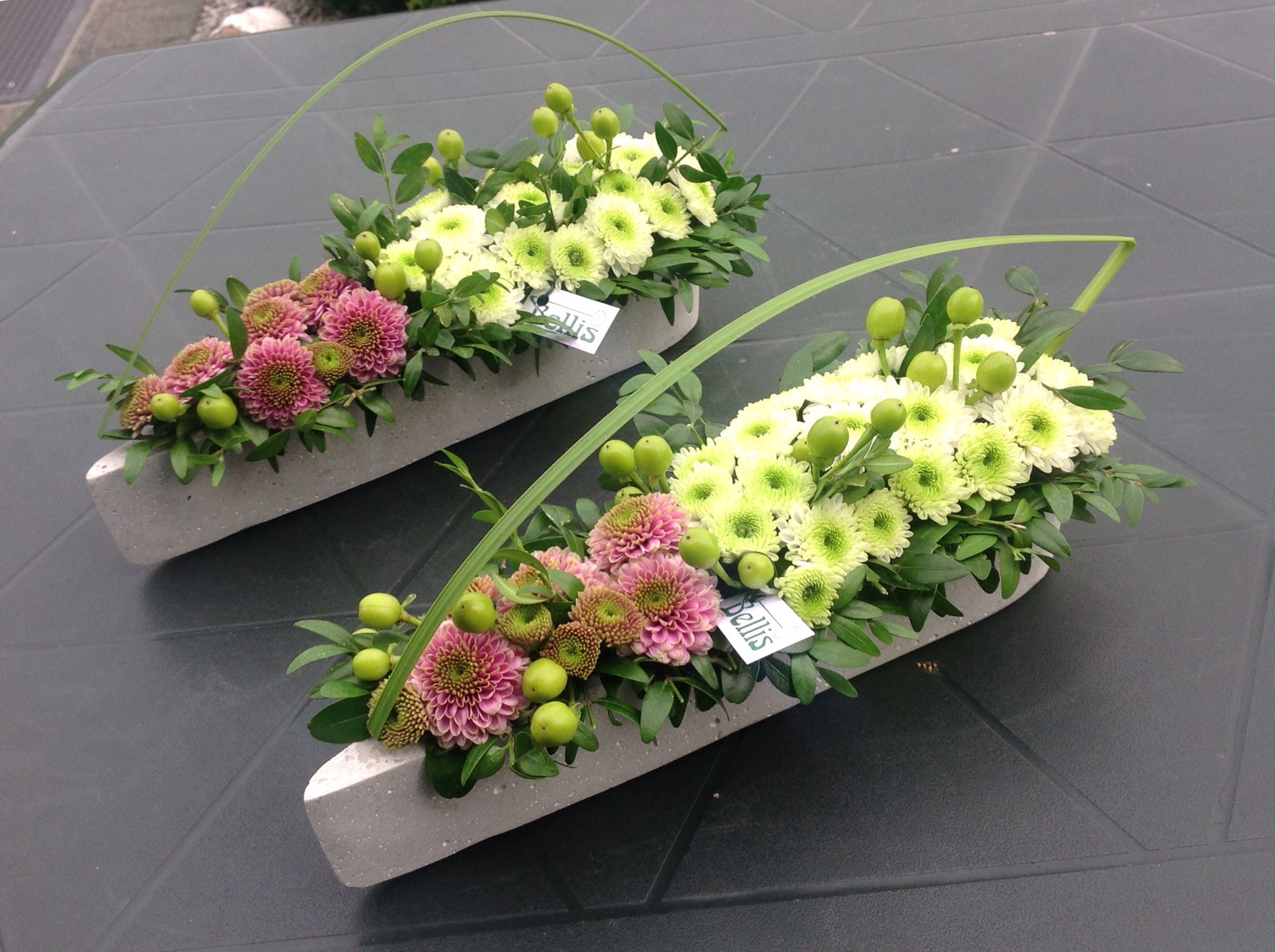 Kleine accentjes voor.op het graf Funeral Floral Arrangements, Flower - Waarom Geen Bloemen Bij Uitvaart