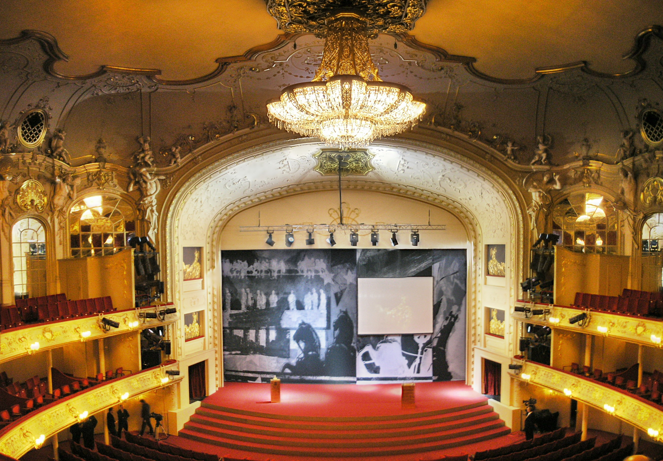 Komische Oper Berlin - Komische Film Uit 1992 Met Whoopi Goldberg
