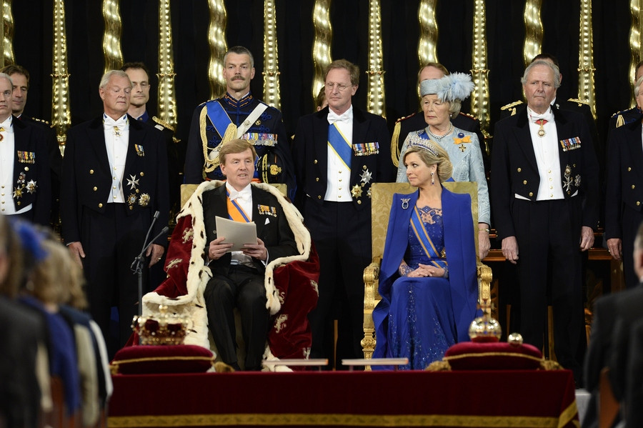 Koning Willem-Alexander is nu ingehuldigd | Foto | AD.nl - Willem Alexander Ingehuldigd Als Markies Van