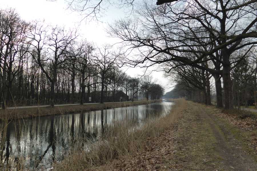 langs het Apeldoorns Kanaal - Plaats Aan De Ijssel Waar Het Apeldoorns Kanaal Begint