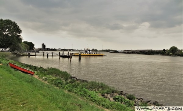 Veerpont Krimpen Aan De Lek