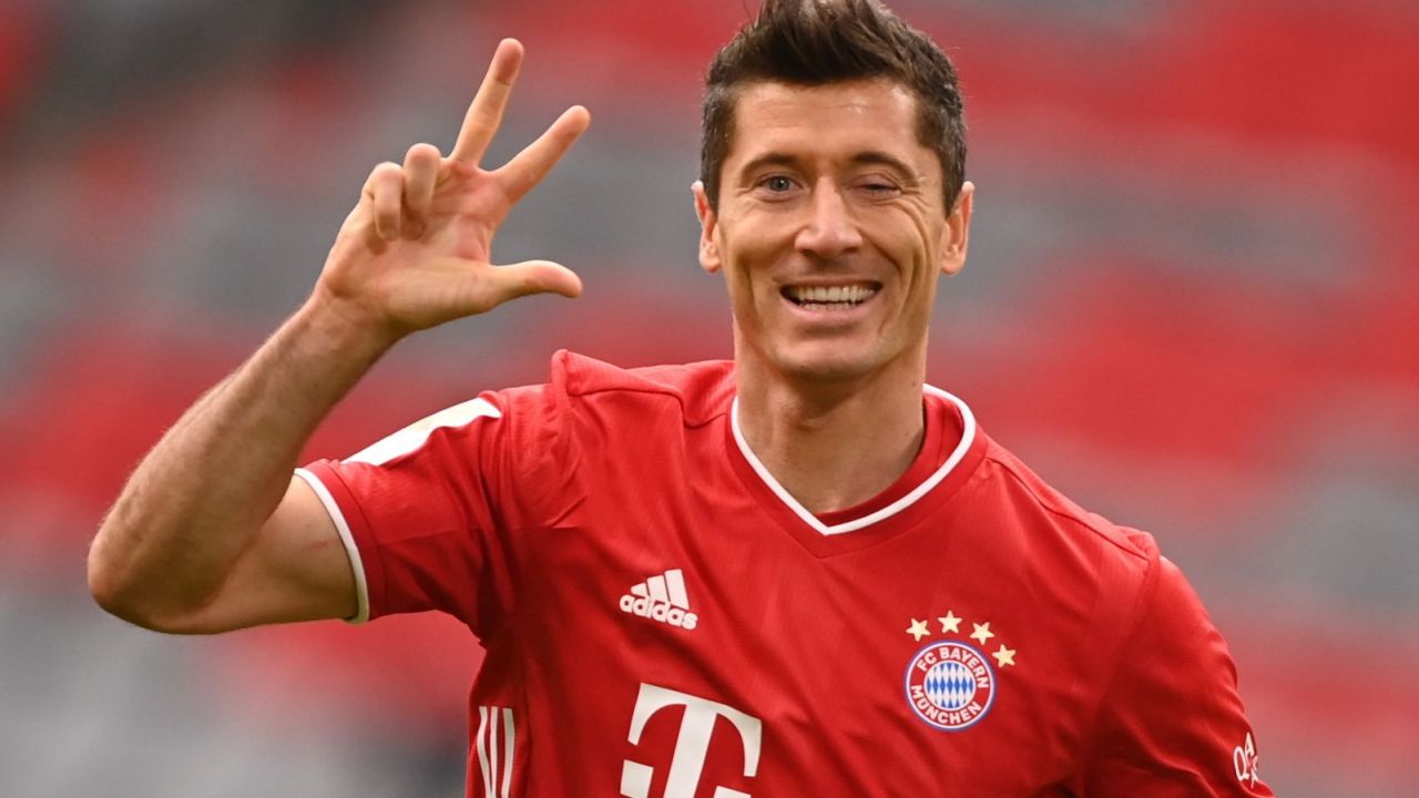 Liga Mistrzów. Robert Lewandowski czeka na starcie z Lokomotiwem Moskwa - Wie Is De Opa Van Lewandowski