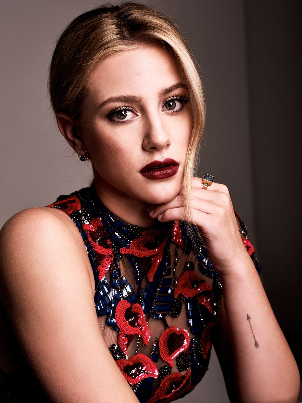 Lili Reinhart - Photoshoot for WWD 2017 • CelebMafia - Films En Tv-programma's Met Lili Reinhart