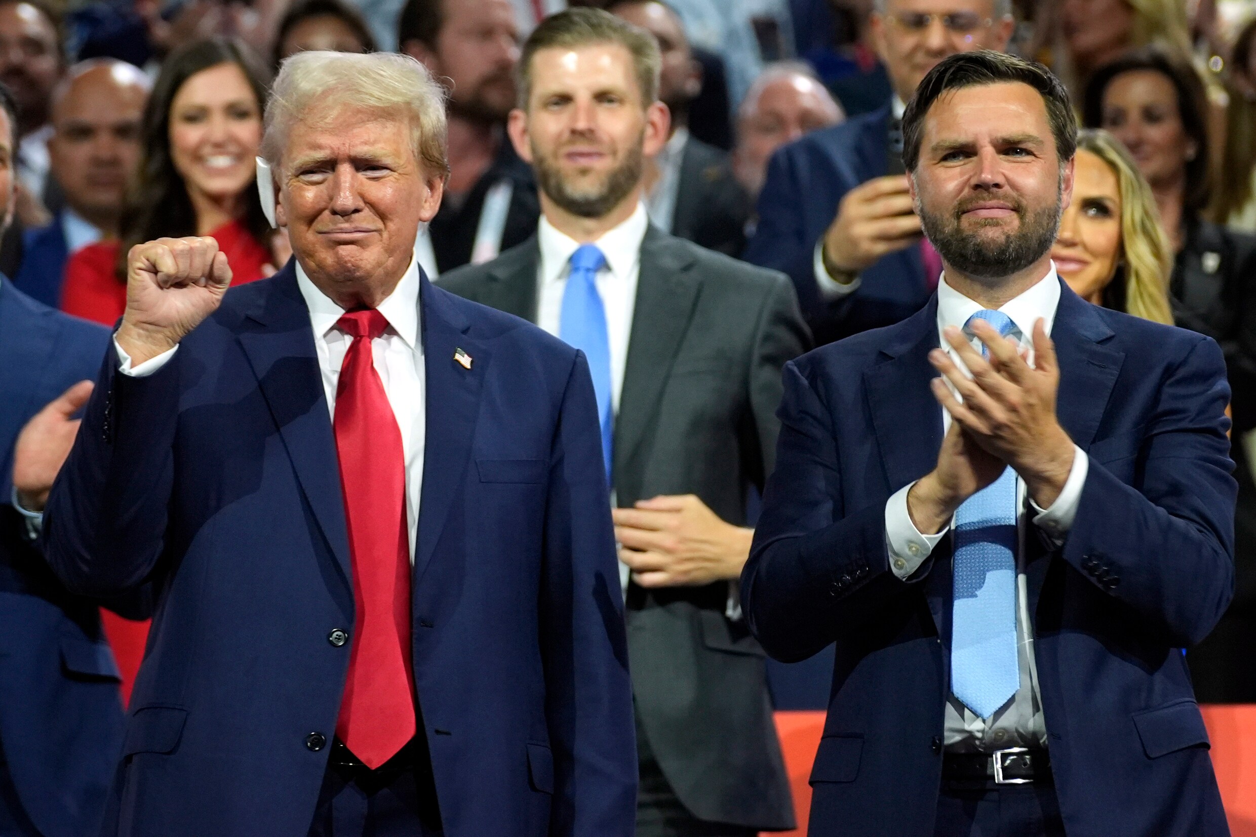 Live politiek VS: Trump belooft tijdens MAGA-rally alle uitvoerende - Verschil Tussen Premier En President