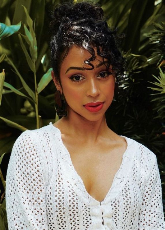 Liza Koshy Wiki, Age, Boyfriend, Family, Biography & More - WikiBio - Liza Sips Goede Tijden Slechte Tijden