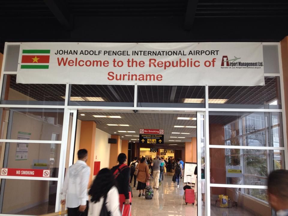 Bij Welk Dorp Ligt De Luchthaven Van Suriname