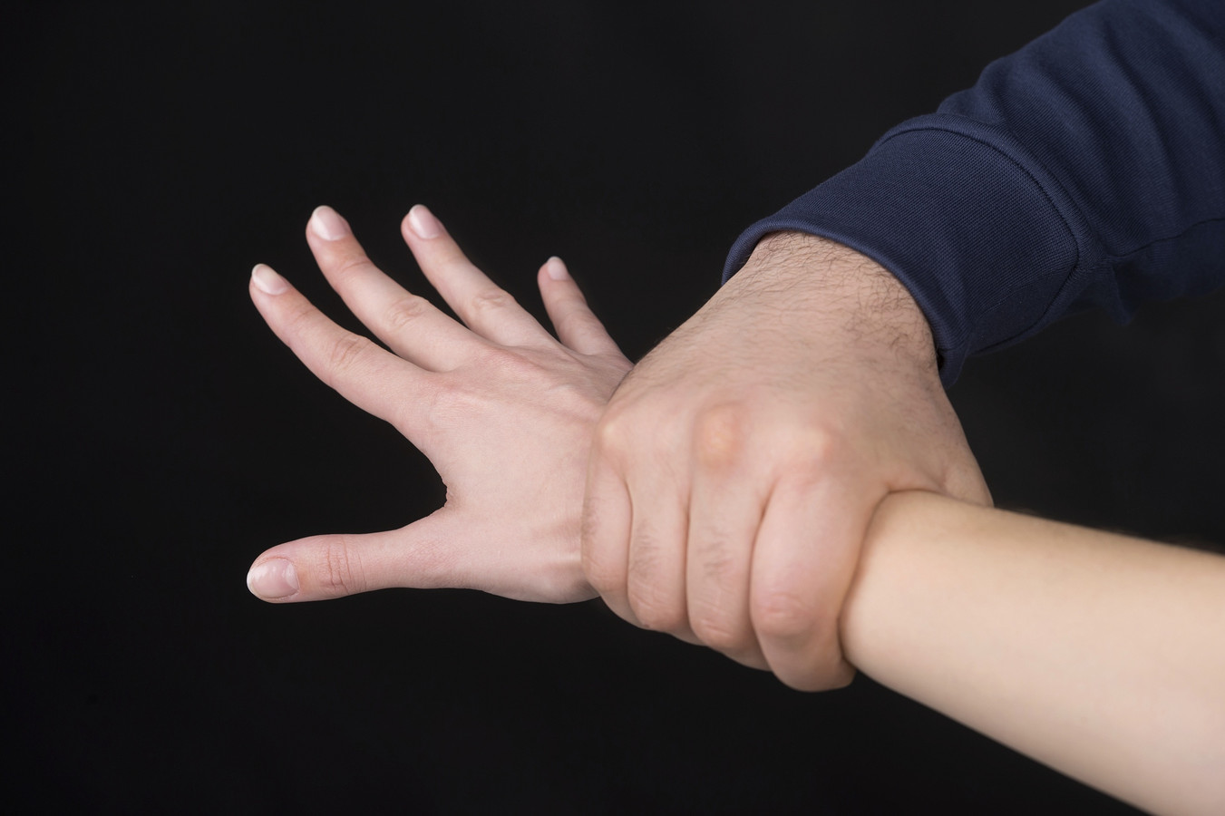 Man (50) staat huilend terecht voor mishandeling van partner: ‘Ze heeft - Snel Blauwe Plekken Moe En Duizelig
