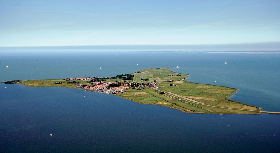 Marken, just north of Amsterdam, Netherlands | Volendam, Broek in - Eiland En Natuurgebied In Het Ijsselmeer