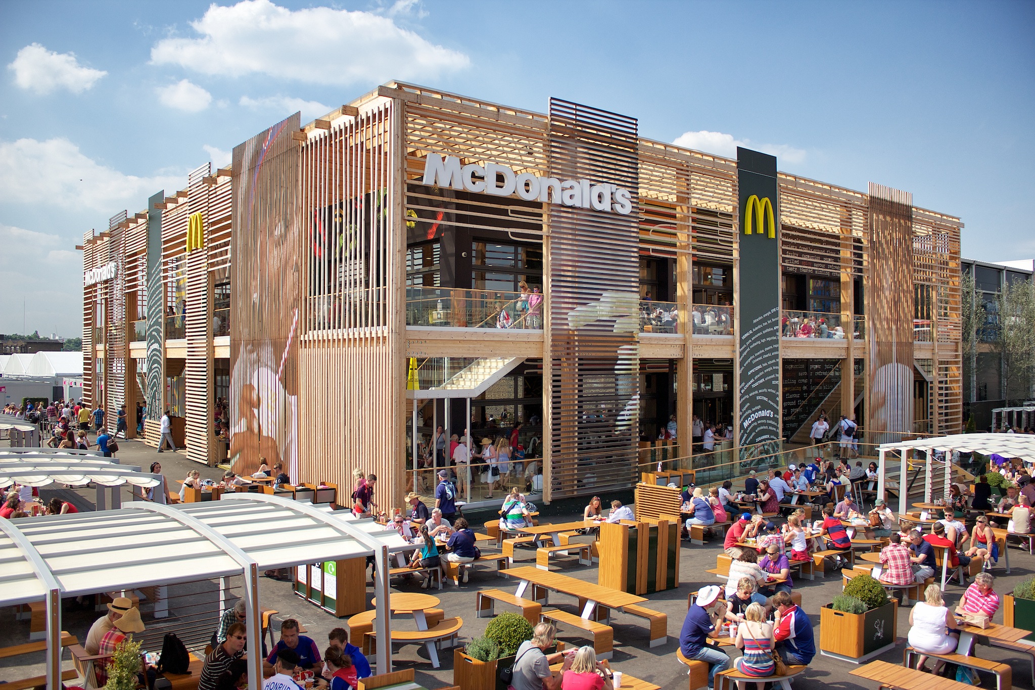 McDonald's Goes Colossal: Introducing The Biggest And Most - Hoeveel Mc Donalds In De Wereld
