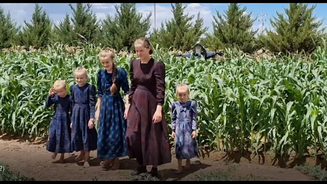 Mennonitische Mädchen im Garten - YouTube - Mennonitische Geloofsgemeenschap In De Vs