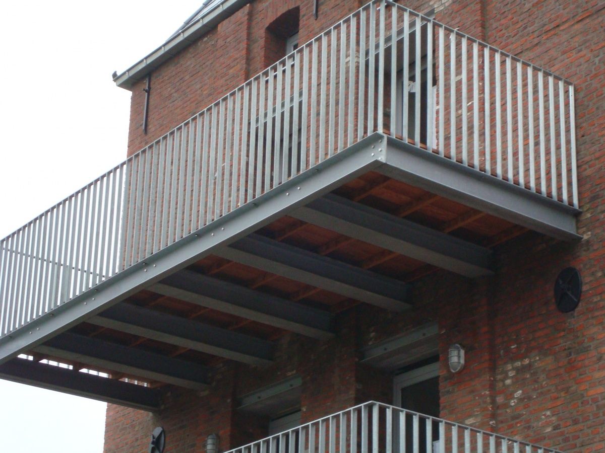Metaalbewerking & smeedwerken Ranst, Antwerpen | Balkon ontwerp, Gevel - Verplicht Licht Op Je Stalen Ros