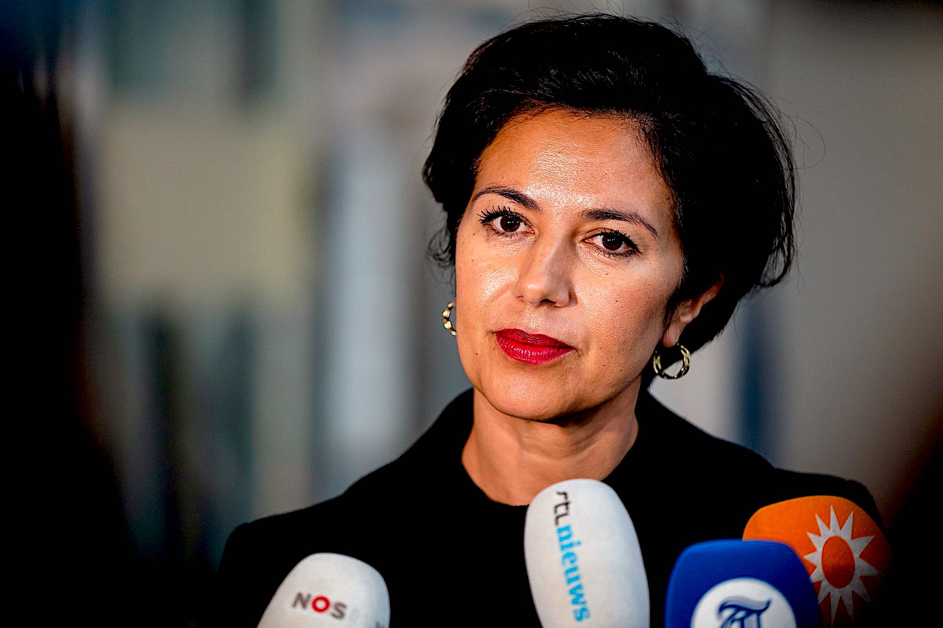 Mevrouw Gunay Uslu, Staat S Secretaris Ministerie van Onderwijs,Cultuur - Staatssecretaris Van Onderwijs Cultuur En Wetenschap