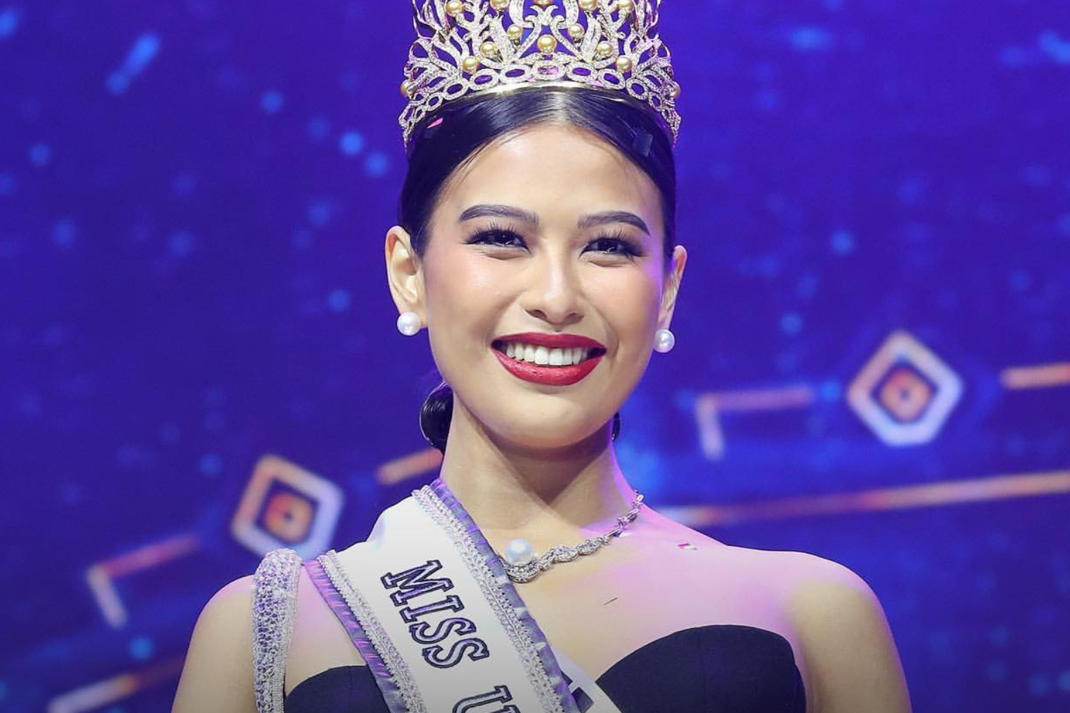Michelle Dee claps back at bashers questioning her Miss Universe PH win - Dee Van Der Zeeuw Relatie