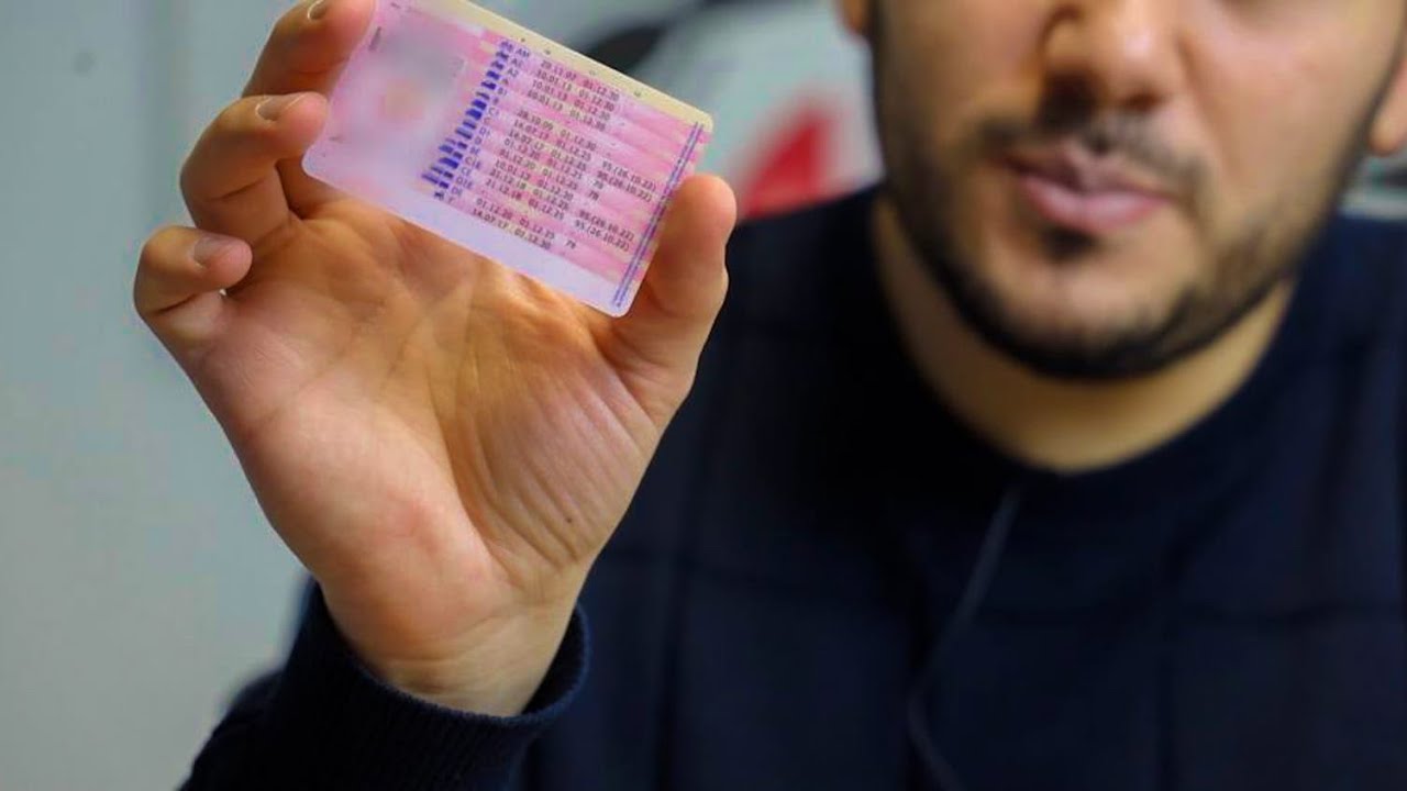MIJN RIJBEWIJS VAN € 13.000,- & ALLE RIJBEWIJZEN UITGELEGD | Emre - Hoeveel Lessen Nodig Voor Rijbewijs