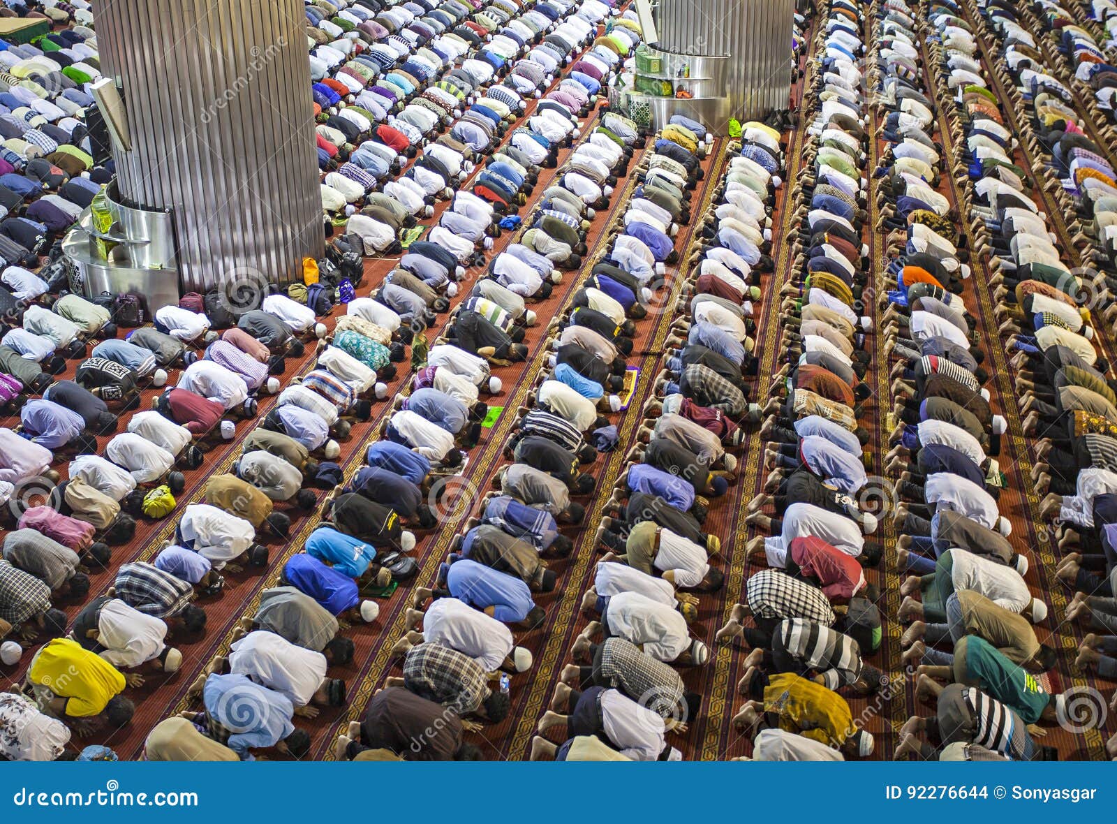 Muslim Praying In Kaaba Makkah Editorial Photo | CartoonDealer.com - Hoe Moet Je Bidden Islam Vrouwen
