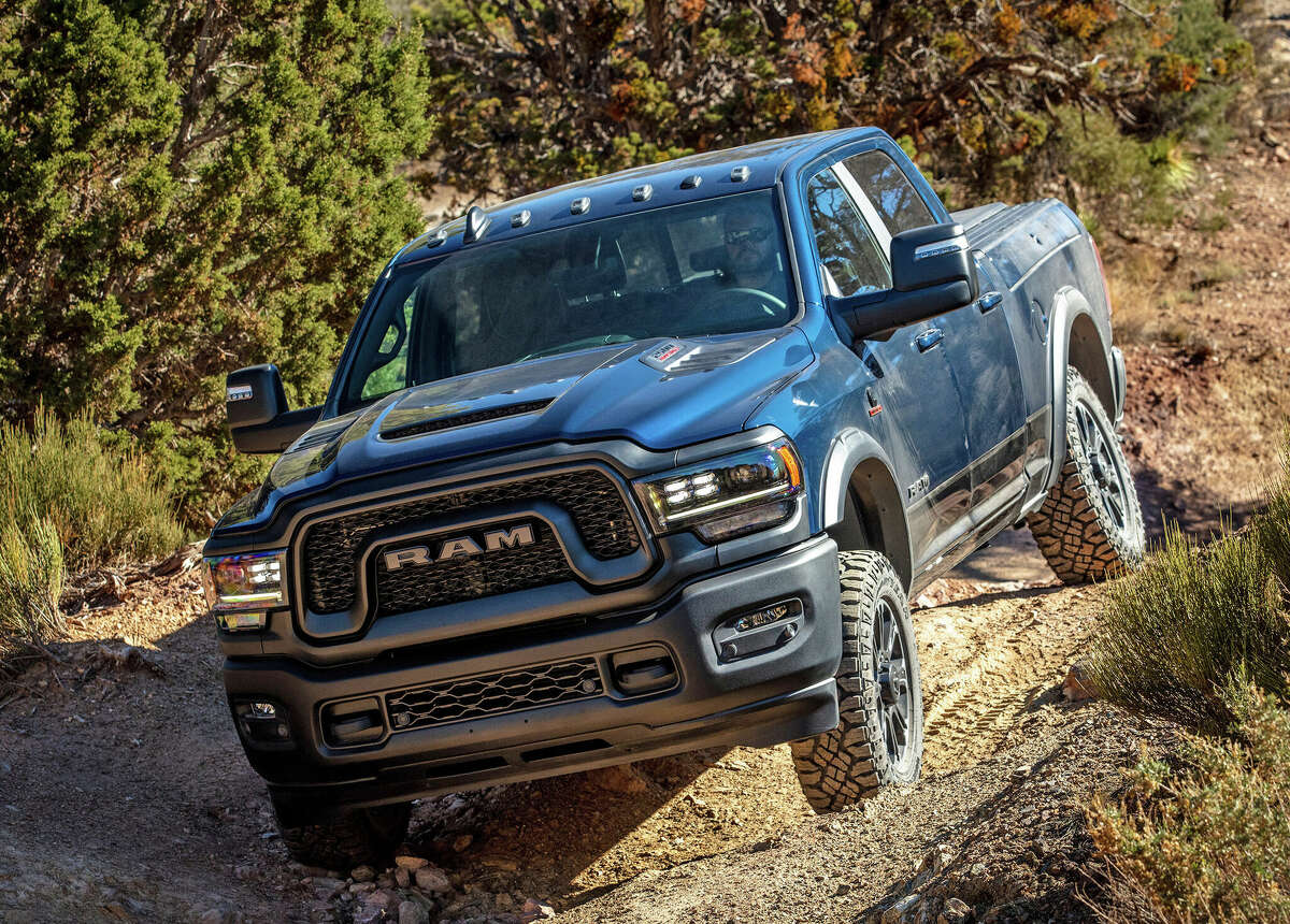 New Ram 2500 Heavy Duty Rebel for 2023 has Cummins diesel option - 2500 Dollar Is Hoeveel Euro