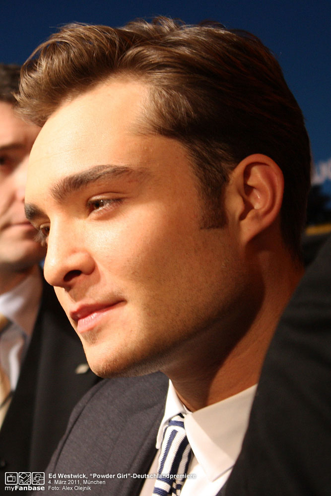 News: Ed Westwick verlobt sich mit Amy Jackson - myFanbase - Films En Tv-programma's Met Ed Westwick