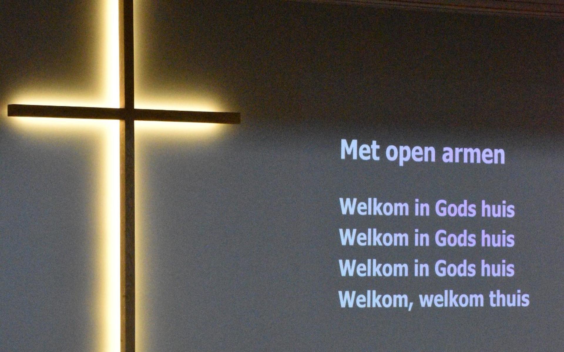 Nieuwe kerkzaal in Christelijk Gereformeerde Kerk Drachten in gebruik - Chr Ger Kerk Drachten