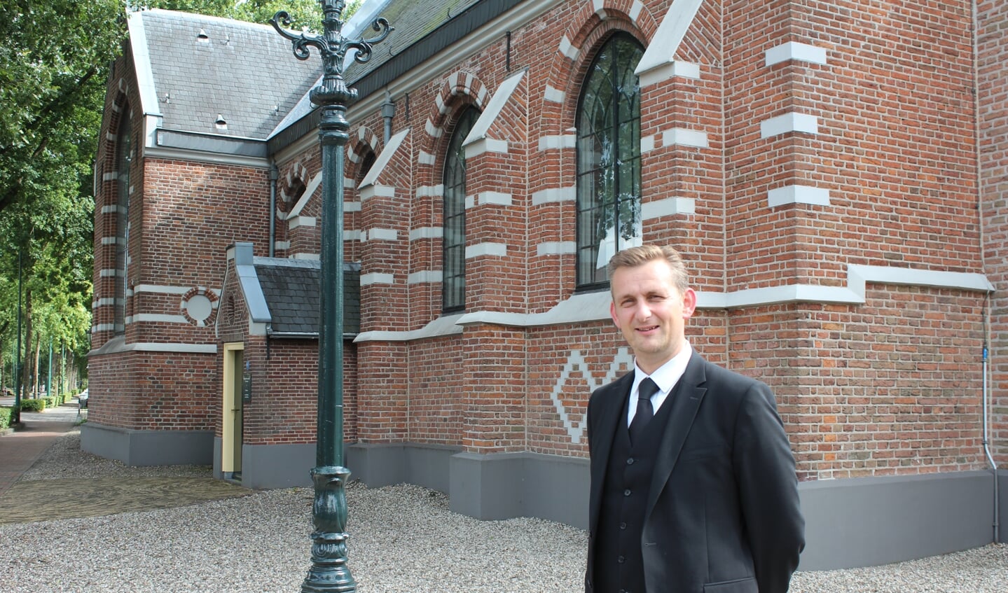 Nieuwe predikant voor Hersteld Hervormd Maartensdijk - De Vierklank - Kand Jh Van Der Velden