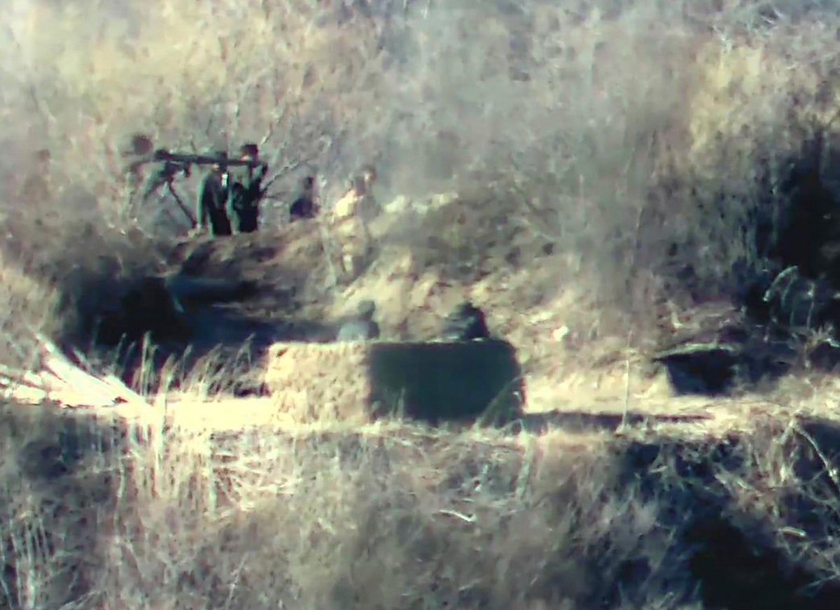 North Korea moves troops and heavy weapons to South Korea border after - Oorlog Noord En Zuid Korea