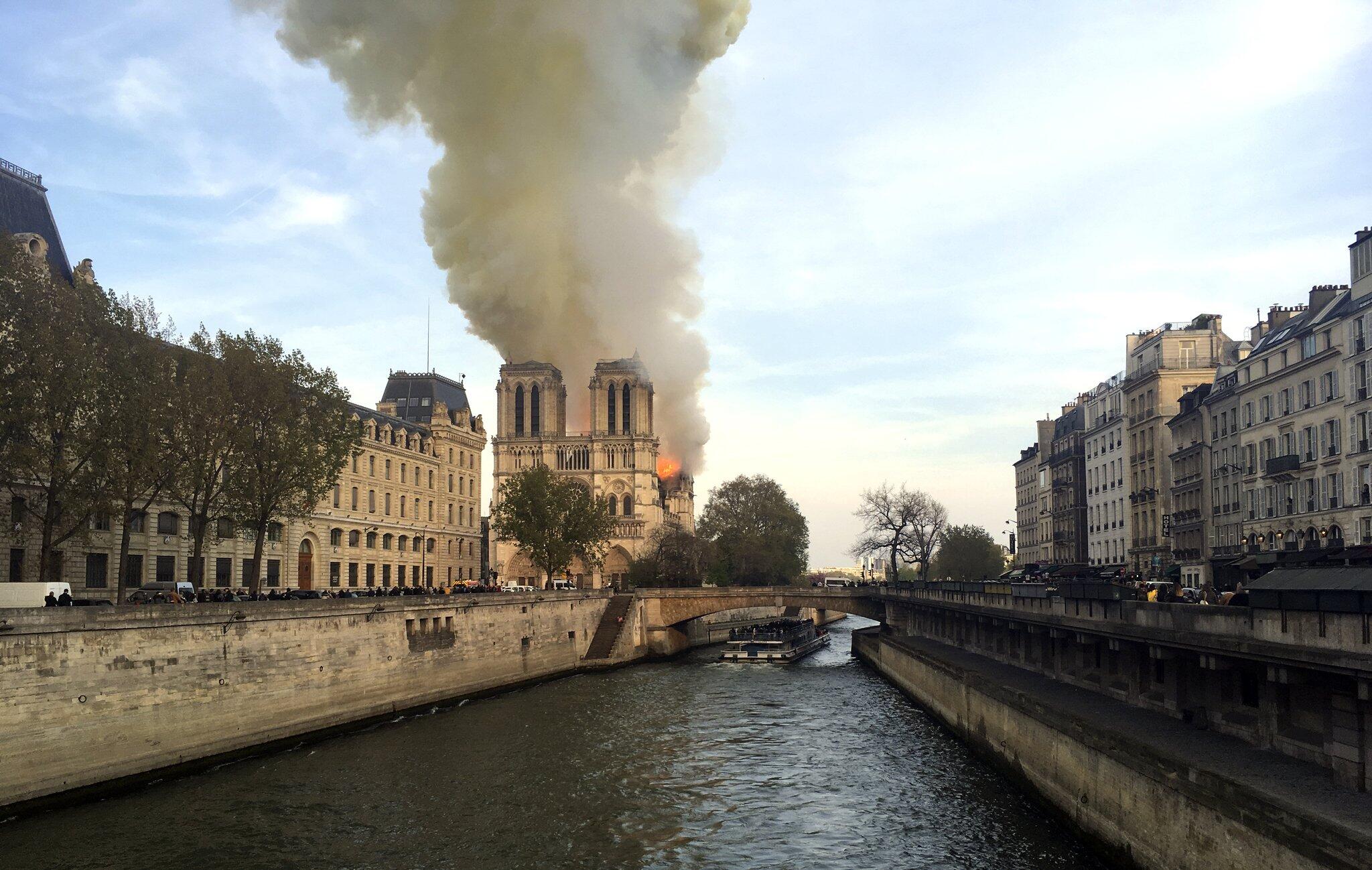 Notre Dame Burning 2024 - Aileen Wendye - Hoe Is De Brand In De Notre Dame Ontstaan